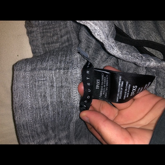 Xs, grey athletic shorts - Picture 4 of 4